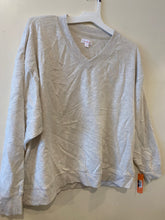 Load image into Gallery viewer, WOMENS BUNDLE WINTER/ FALL SWEATER MEDIUM

